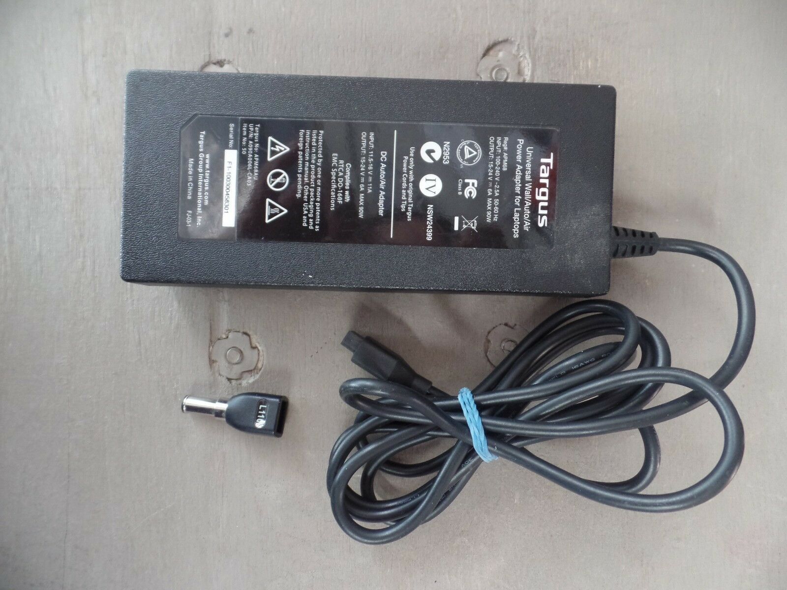 Genuine Targus Adapter Universal 90 W Wall Auto Air Power Laptop APM68 L110 Spec Genuine Targus Adapter Universal 90 W Wall Auto Air Power Laptop APM68 L110 Spec